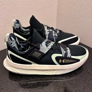 Under Armour FUTR X 4 Sneakers – Black / Retro Green Camo Mens Size 13